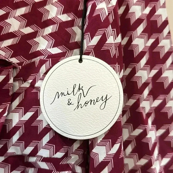 Milk & Honey Burgundy Houndstooth Top Size S - Picture 6 of 11